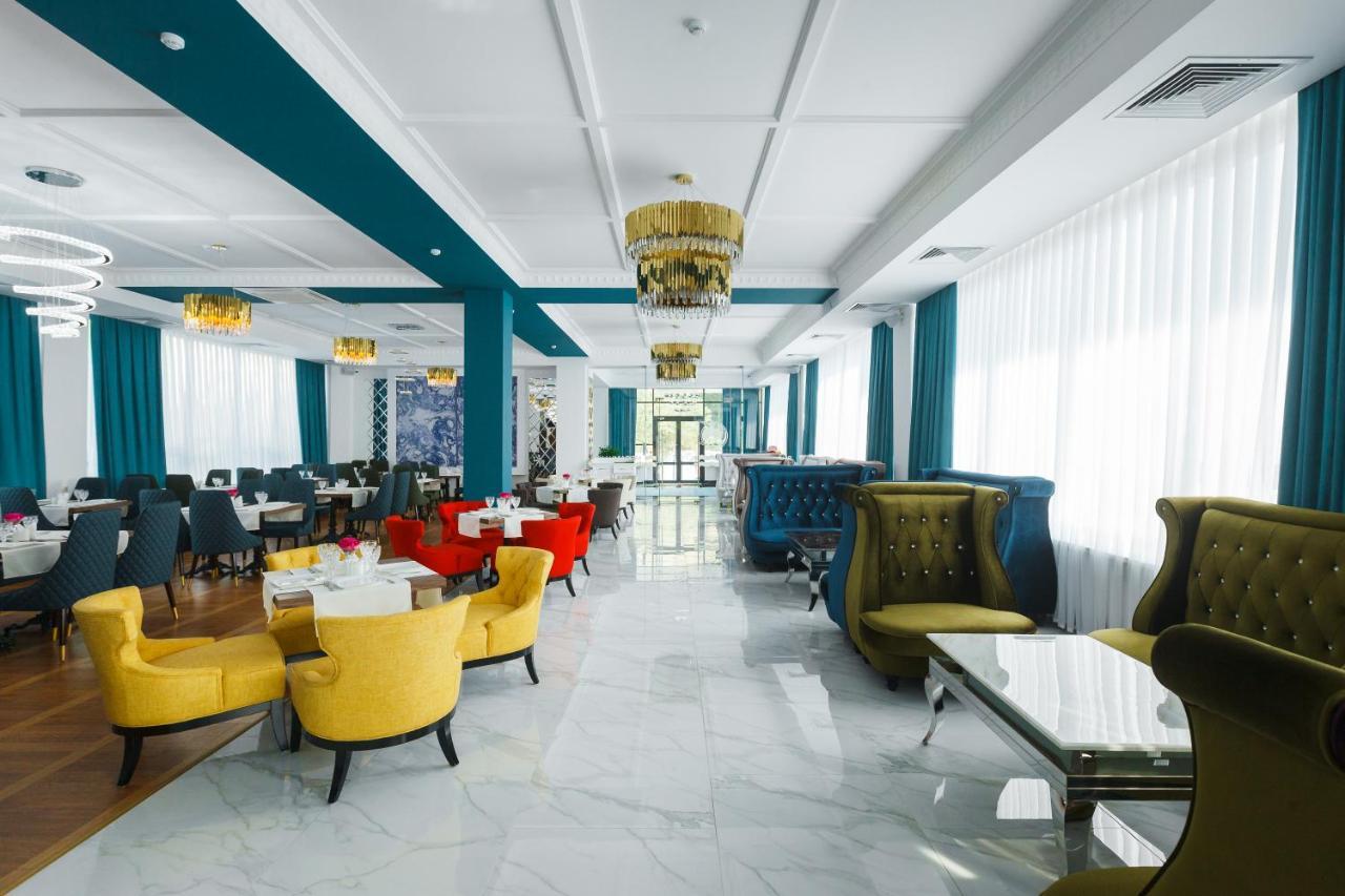 Beluga Hotel Atyraū Екстериор снимка