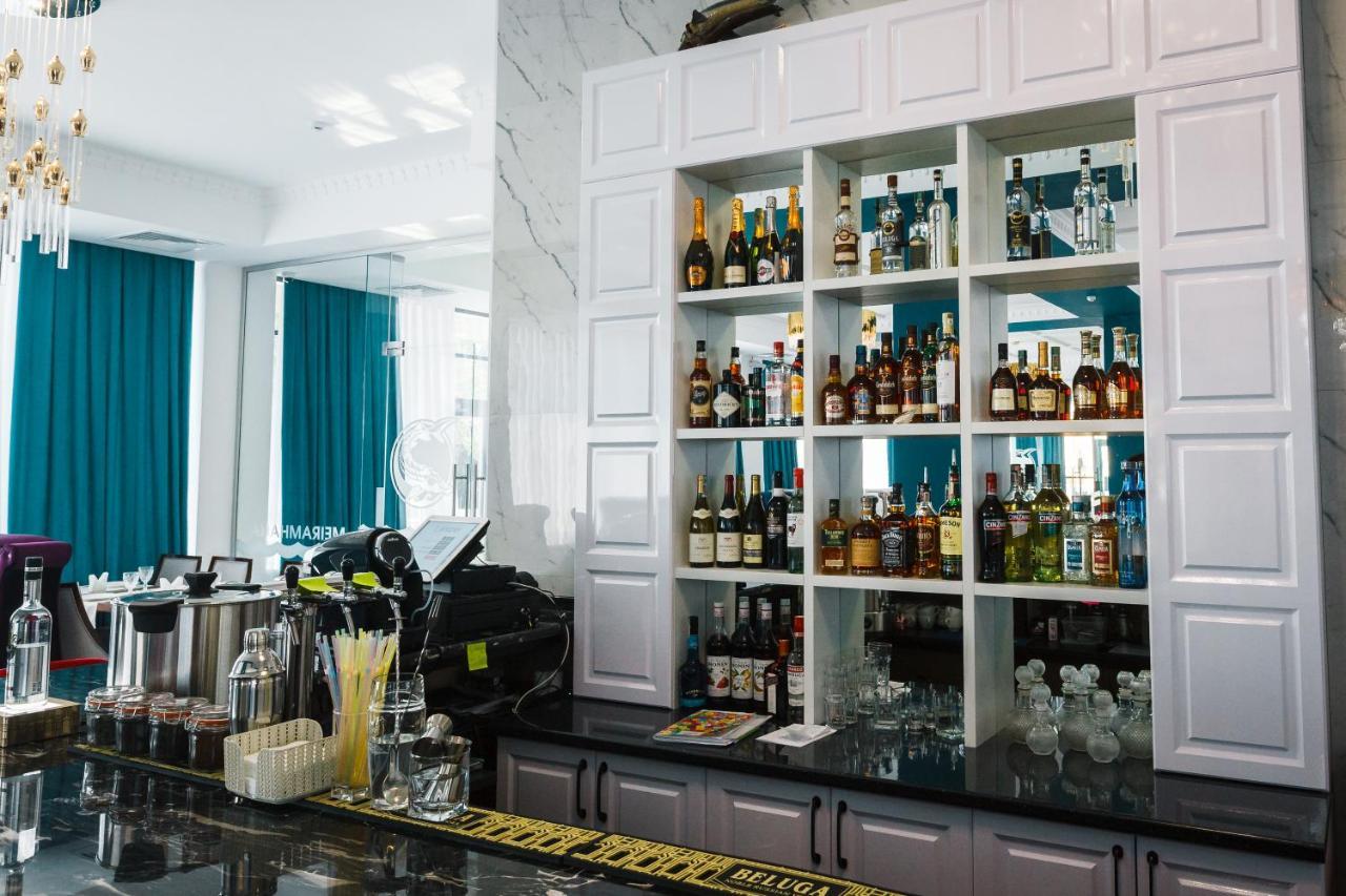 Beluga Hotel Atyraū Екстериор снимка