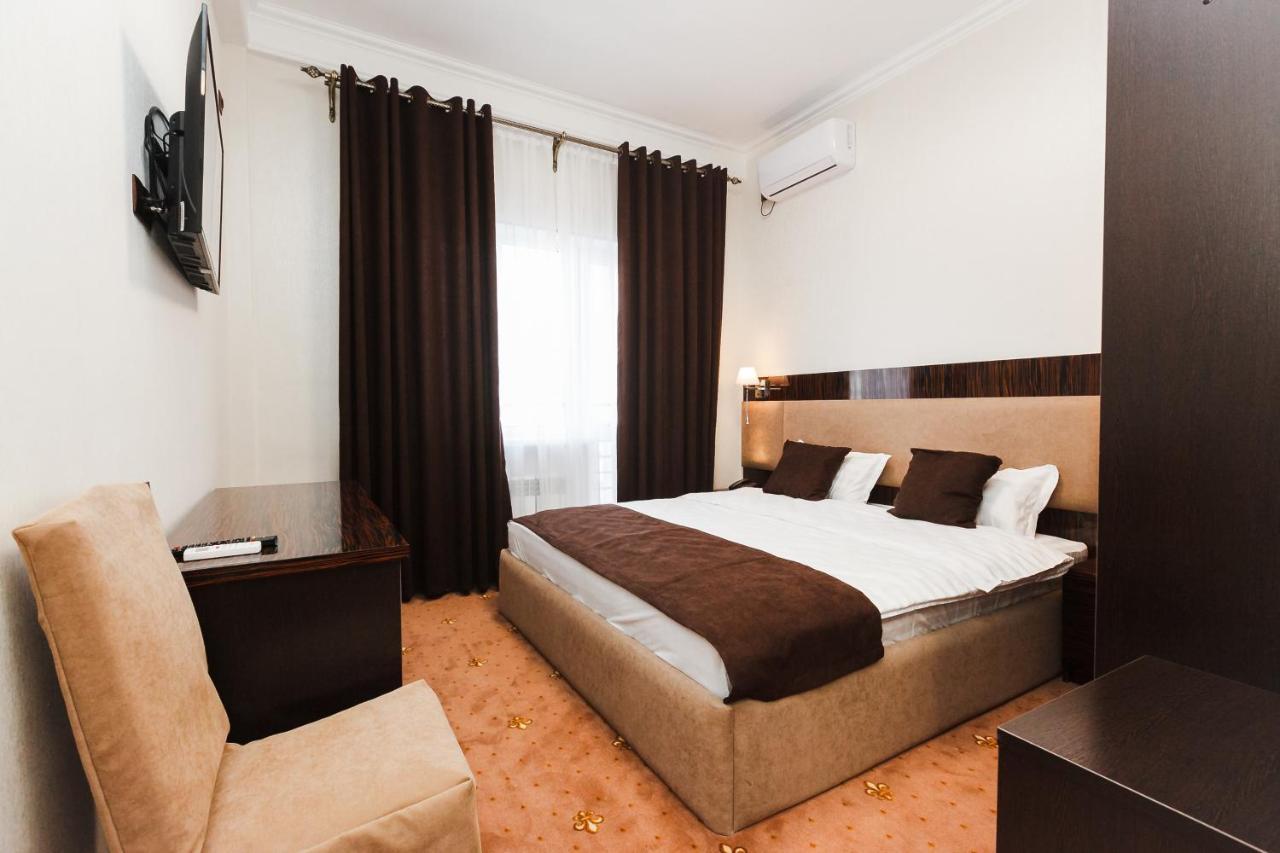 Beluga Hotel Atyraū Екстериор снимка