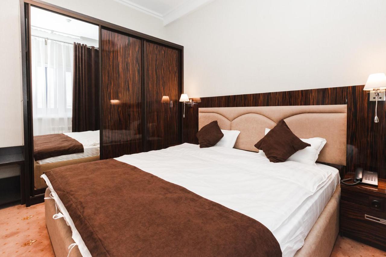 Beluga Hotel Atyraū Екстериор снимка