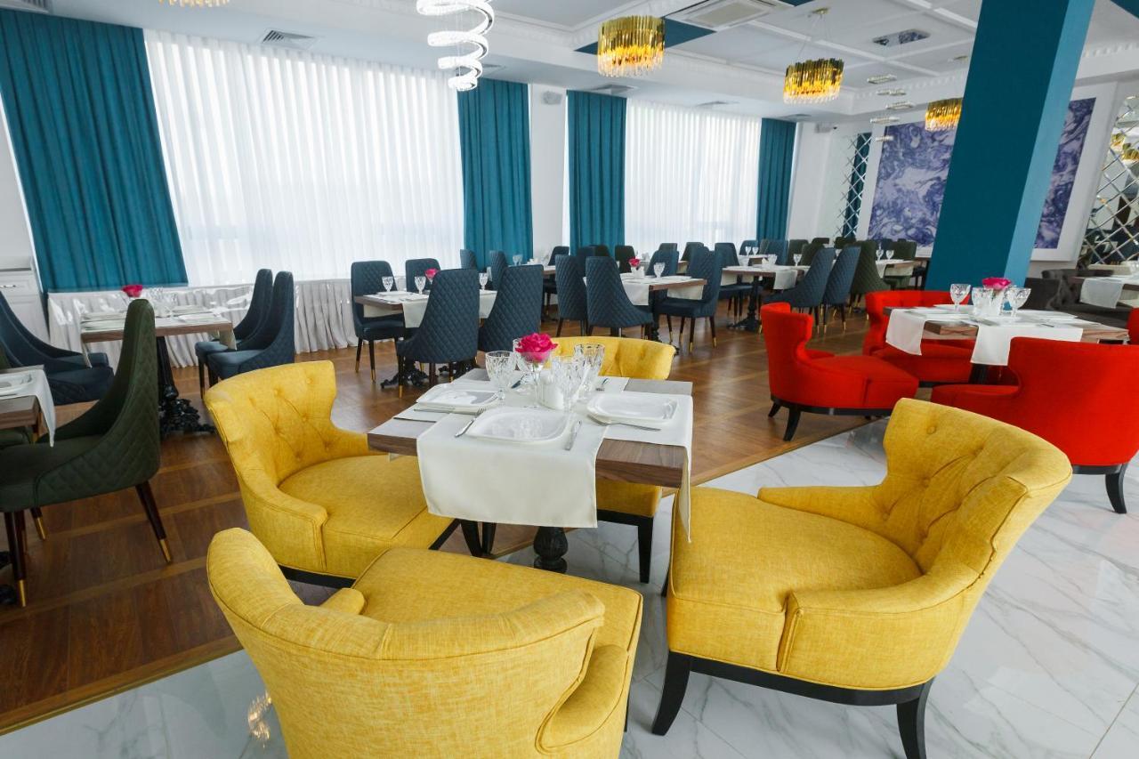Beluga Hotel Atyraū Екстериор снимка