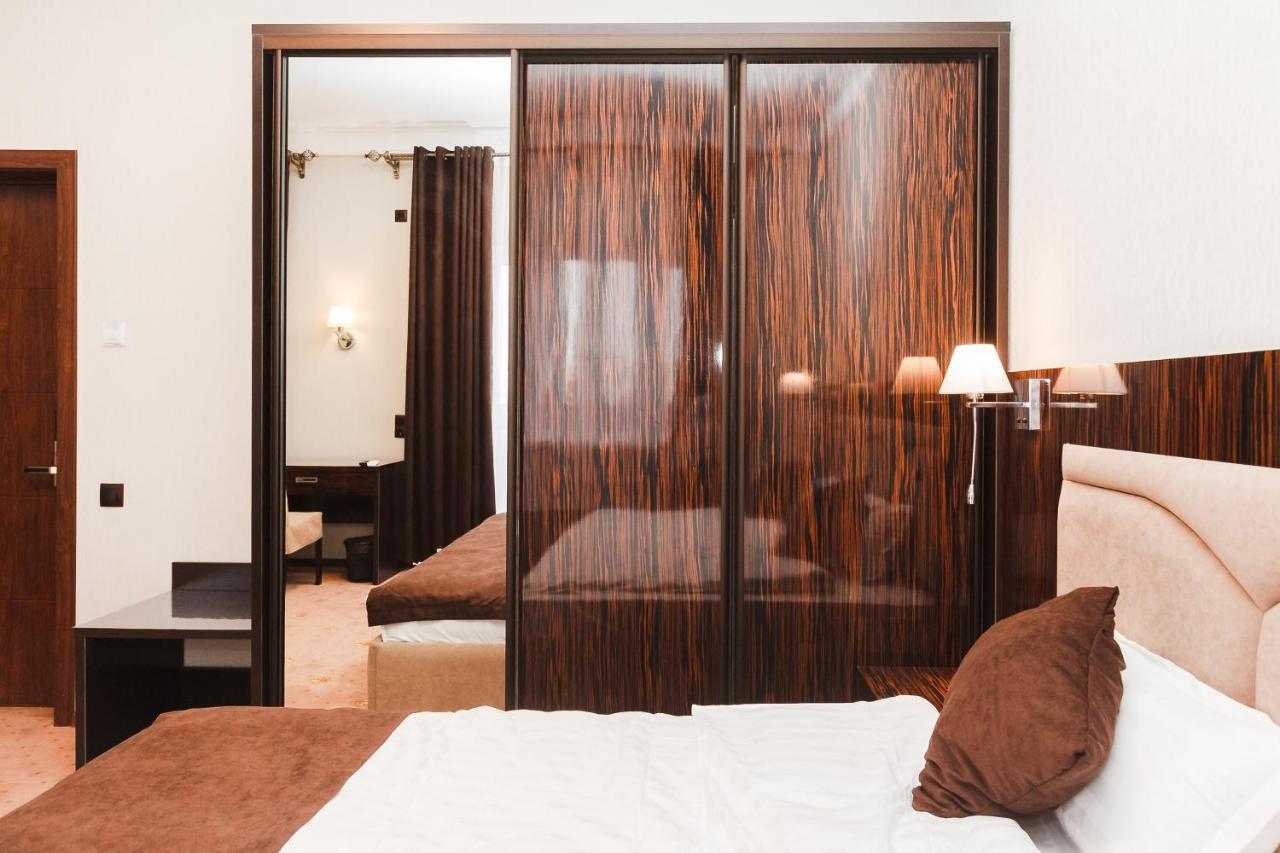 Beluga Hotel Atyraū Екстериор снимка